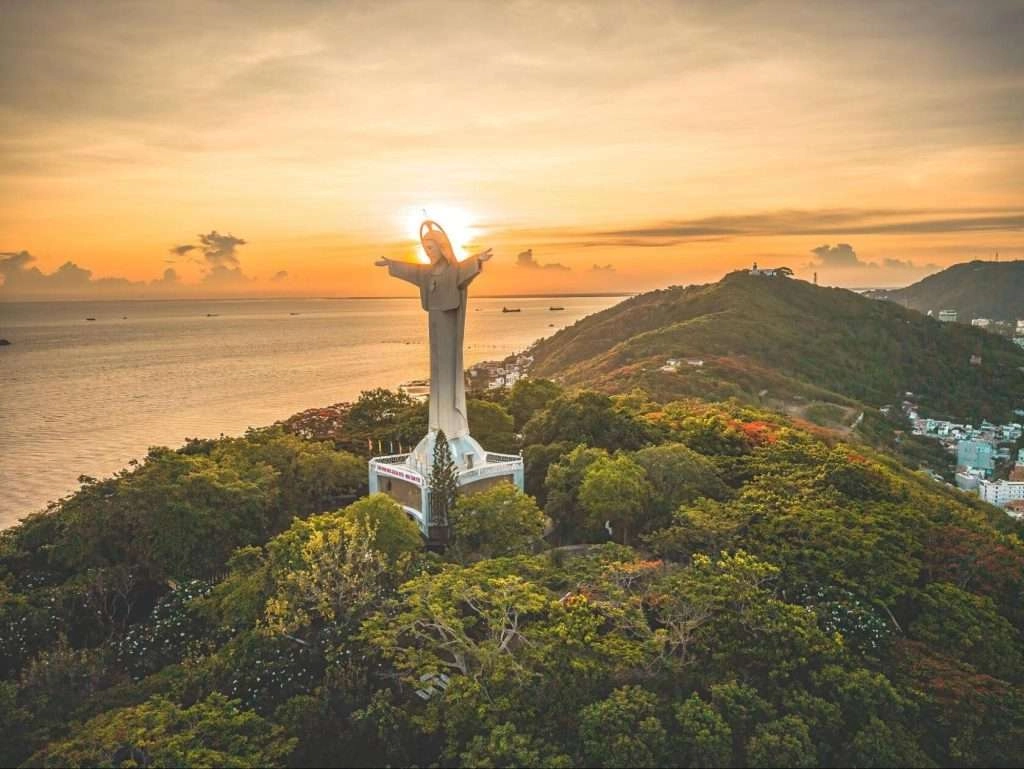 Tượng Chúa Giêsu Kitô tại Vua Vũng Tàu